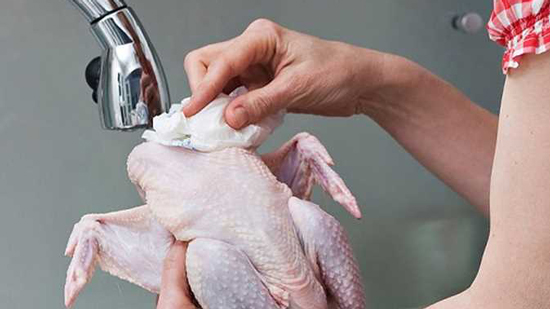 غسل الدجاج - صورة أرشيفية