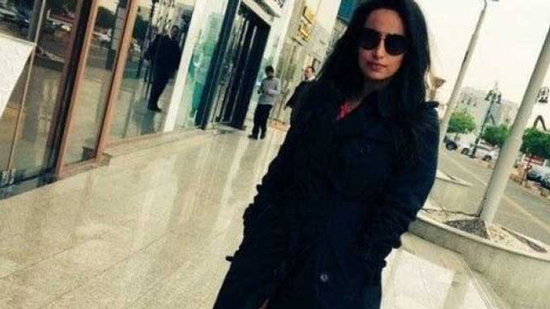 الشرطة السعودية تقبض على امرأة نزعت حجابها فى مكان عام 