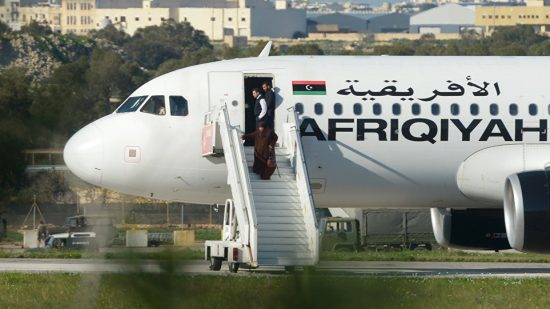 خبير بمركز الأهرام: اختطاف الطائرة الليبية 