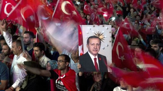 الفايننشال تايمز: الأتراك يعانوا أزمة انتماء بين أوربا والشرق 