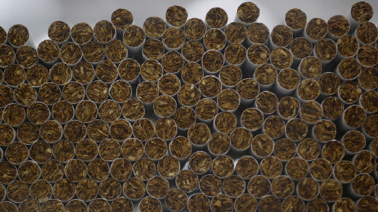 الشرقية للدخان ترفع أسعار سجائر كليوباترا - الصورة من أريبيان رويترز
