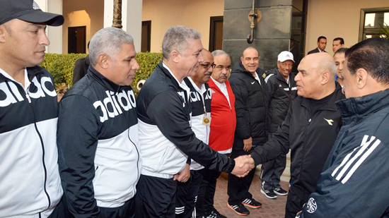 الفريق صدقي صبحي مع بعثة المنتخب العسكري لكرة القدم 