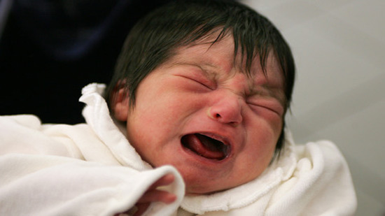 دراسة سويدية: الوخز بالإبر يقلص فترات بكاء الأطفال الرضع