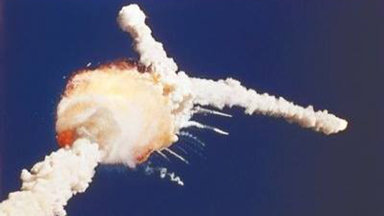 انفجار مكوك الفضاء الأمريكي تشالنجر Challenger..فى مثل هذا البوم