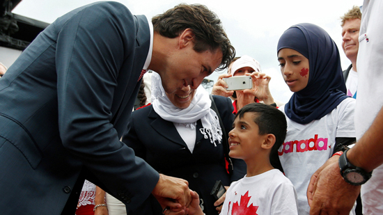 الأزهر يرحب بدعوة كندا للاجئين بعد حظر ترامب لهم