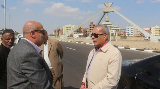 بالصور.. محافظ السويس يتفقد طريق مصر إيران بعد انتهاء أعمال الرصف