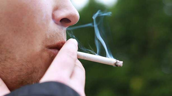  التدخين يدمر الصحة.. ويحمي الركب والمفاصل والأعصاب ''فوائد التدخين''