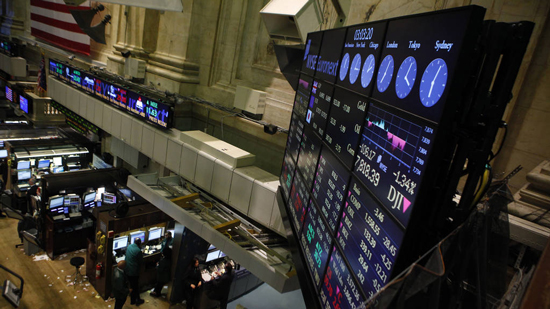 محللون: شكوك حول الإصلاحات المالية الأمريكية تضغط على الأسواق العالمية
