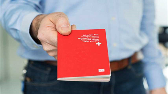 عمدة زيورخ تدعوا الأجانب التقدم للحصول على الجنسية السويسرية