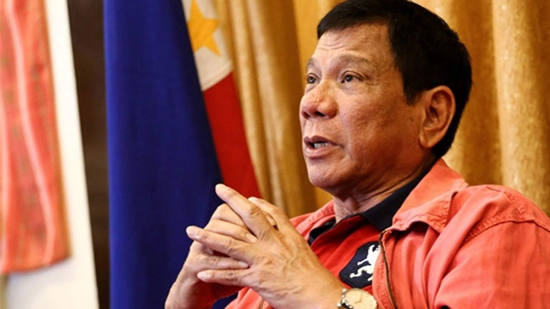لمحاربة الإرهاب.. الرئيس الفلبيني يدرس تسليح المدنيين