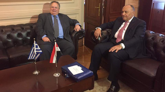 وزير الخارجية يجري محادثات سياسية مع نظيرة اليوناني