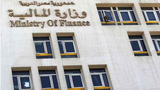 مسؤول: مصر تثبت سعر الدولار الجمركي عند 16.5 جنيه