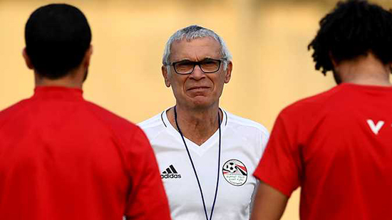 كوبر يختار 10 محترفين لمعسكر مباراة تونس