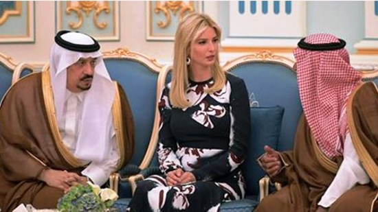 (فيديو) مواطن سعودي يطلب من الملك التوسط في الزواج من ابنة ترامب