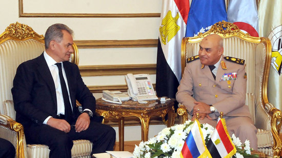 بالصور.. مباحثات عسكرية بين مصر وروسيا
