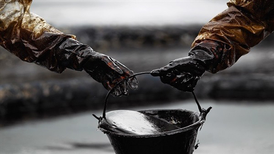 تراجع أسعار النفط الخام إلى 45.48 دولار للبرميل
