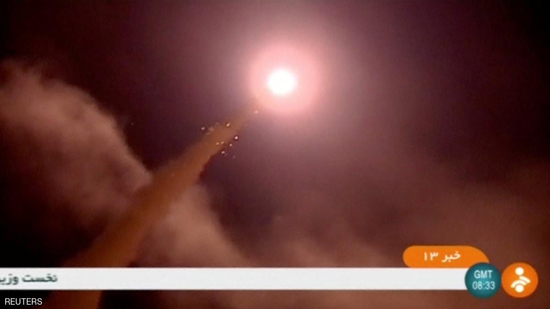 صورة للتلفزيون الإيراني تظهر لحظة انطلاق الصواريخ لدير الزور