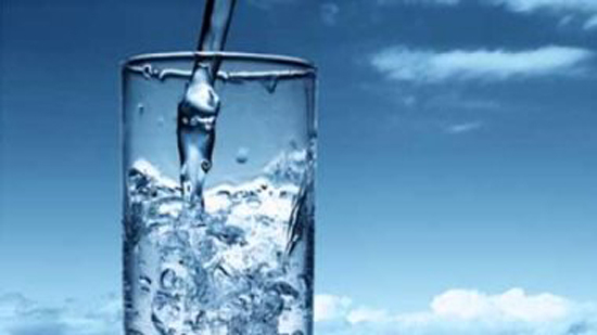 الإفراط فى تناول المياه يؤدى إلى مشاكل الكلى والكبد والقلب
