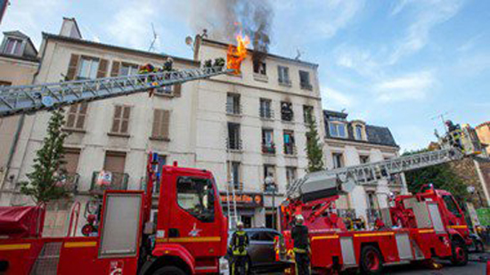 مصرع شخص وإصابة ١١ آخرين فى حريق هائل اندلع فى عقار سكنى بباريس
