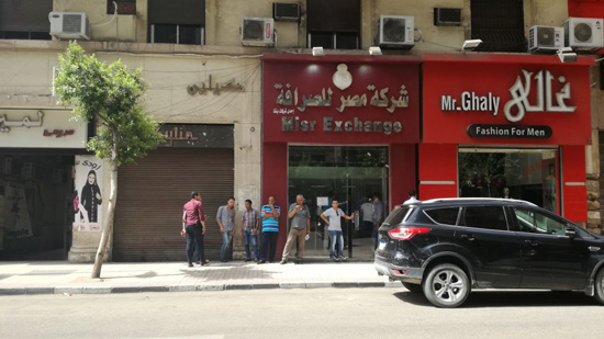 الصور الأولى لشركة صرافة بنك مصر بعد حادث السطو