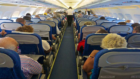 تجنب حجز تلك المقاعد أثناء السفر بالطائرة.. والسبب