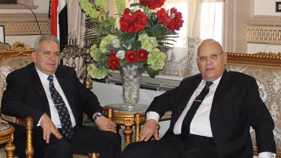 المستشار مجدى أبو العلا خلال لقاء سابق مع وزير العدل - ارشيف