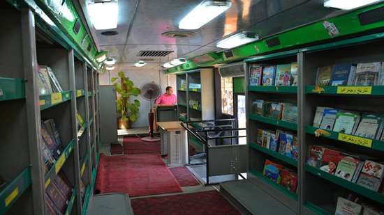 بالصور.. وزير الثقافة يفتتح المكتبات المتنقلة بحديقة الحيوان