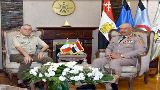 بالصور.. مباحثات عسكرية بين مصر وإيطاليا