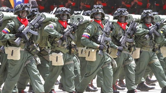 الجيش الفنزويلي يطوق مبنى النائبة العامة في كاراكاس