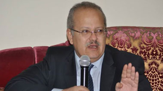 رئيس جامعة القاهرة يُطالب بربط العلم بالاستثمار: طريق مصر الواحد