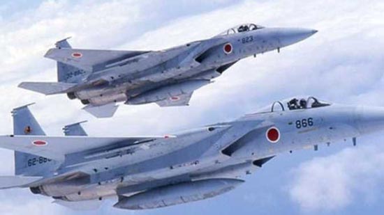 مقاتلات يابانية تجري مناورات جوية مع قاذفات أمريكية