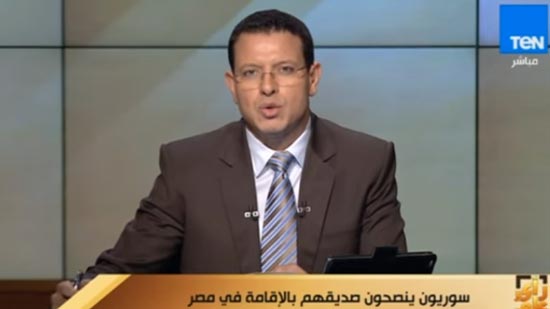 عمرو عبد الحميد يمازح 