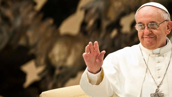 البابا فرانسيس : الإنسان يبدأ بالغرق عندما يلجا للأبراج والعرافين 
