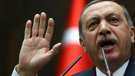 أردوغان ينقلب على قائد بالجيش أنقذه من الانقلاب