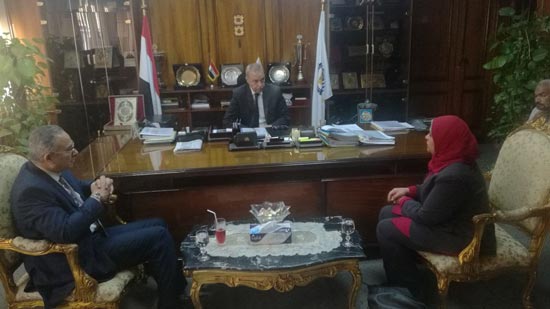  محافظ قنا يستقبل نائب وزير الإسكان لتطوير 19 منطقة غير آمنة 