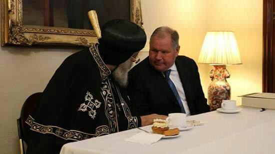  بالصور.. عمدة ملبورن يستقبل البابا ويدعوه لتناول الشاي