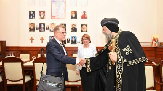  بالصور.. البابا يستقبل سفير الخارجية الفنلندية لحوار الأديان