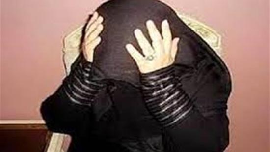 ضبط أمين شرطة متلبسا بزي «منتقبة» أثناء خروجه من منزل سيدة ببني سويف
