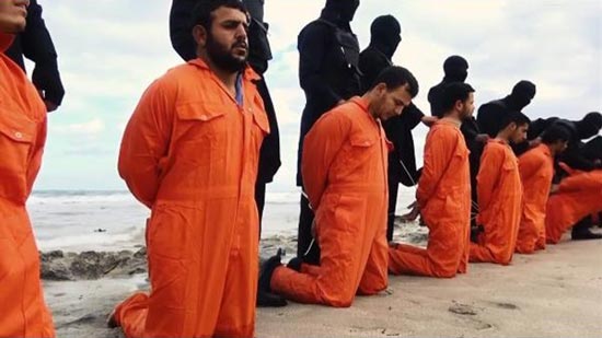  اسر شهداء أقباط ليبيا تكشف حقيقة ما أعلنه نائب عام طرابلس عن جثث شهدائهم 