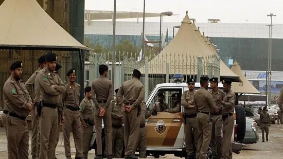 الداخلية السعودية الهجوم الإرهابي : أسفر عن استشهاد رجلي أمن