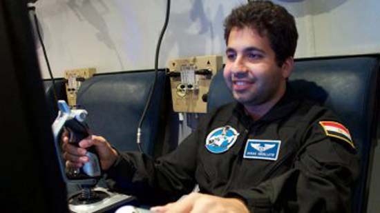 تعرف على بادجات بدلة أول رائد فضاء مصرى يلتحق بوكالة ناسا