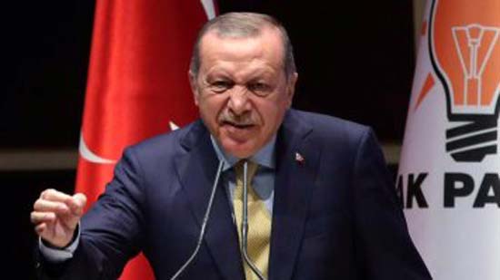 أردوغان ينقلب على حلفائه.. ويعتقل رئيس مركز بحثى مقرب من وزير خارجيته السابق