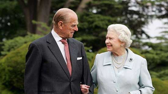 ملكة بريطانيا وزوجها يحتفلان بيوبيلهما البلاتيني