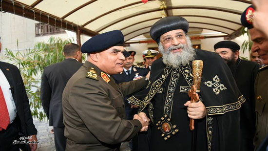 وزير الدفاع يترأس وفدًا من قيادات الجيش لتهنئة البابا تواضروس بعيد الميلاد