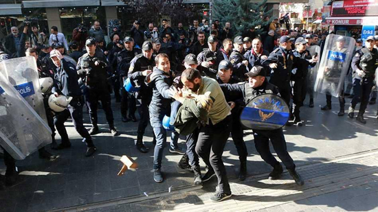 اعتقالات بالعشرات في تركيا لإخماد الغضب من معركة عفرين