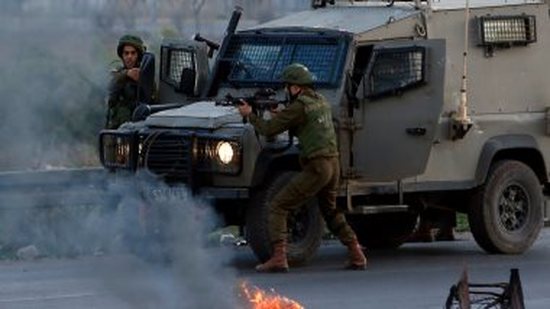 استشهاد فلسطينى وإصابة 30 آخرين فى اقتحام قوات الاحتلال مدينة نابلس