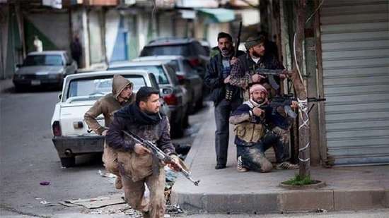 اشتباكات عنيفة بين داعش والنصرة جنوبي دمشق