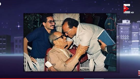 إعلامي: نجيب محفوظ أهدي نوبل لزنوبة العالمة 