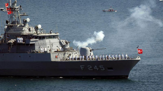 البحرية التركية تهدد باستخدام القوة ضد سفينة تنقيب على السواحل القبرصية
