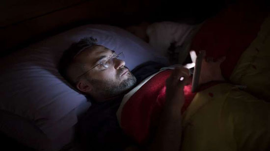 دراسة تؤكد: إغلاق الأجهزة الالكترونية قبل النوم ينقذنا من أمراض قاتلة
